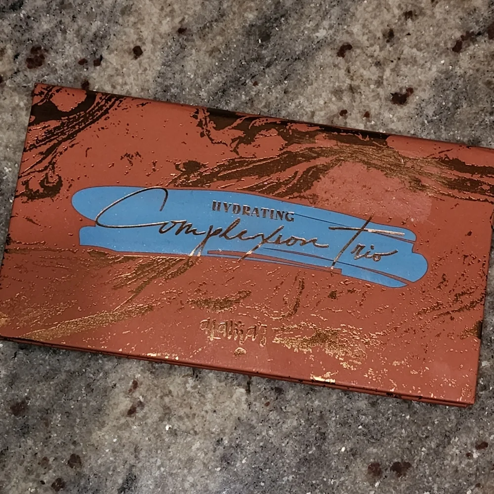 Brand NEW》Alamar ☆ Hydrating Brighten & Bronze Complexion Trio (Medium/Tan)